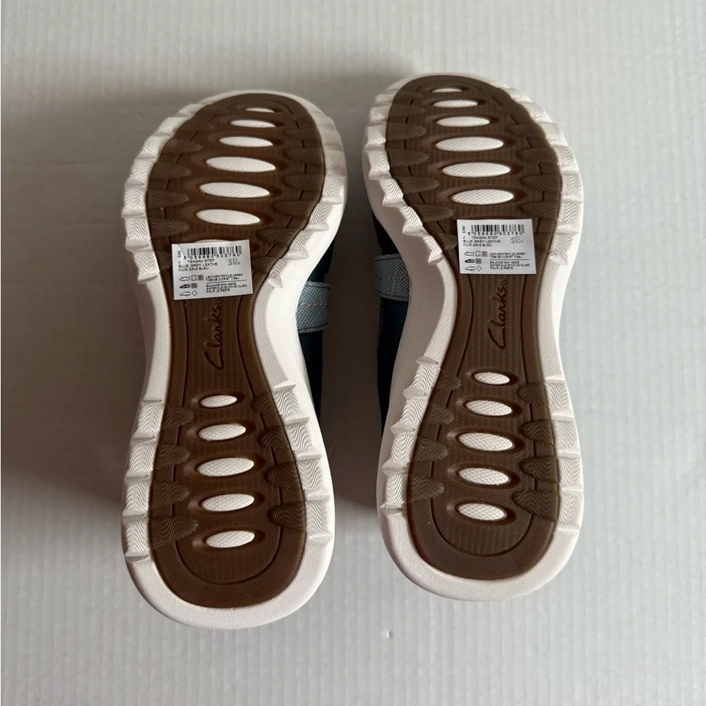 Clarks Women's Teagan Step Loafer - Picture 4 of 9